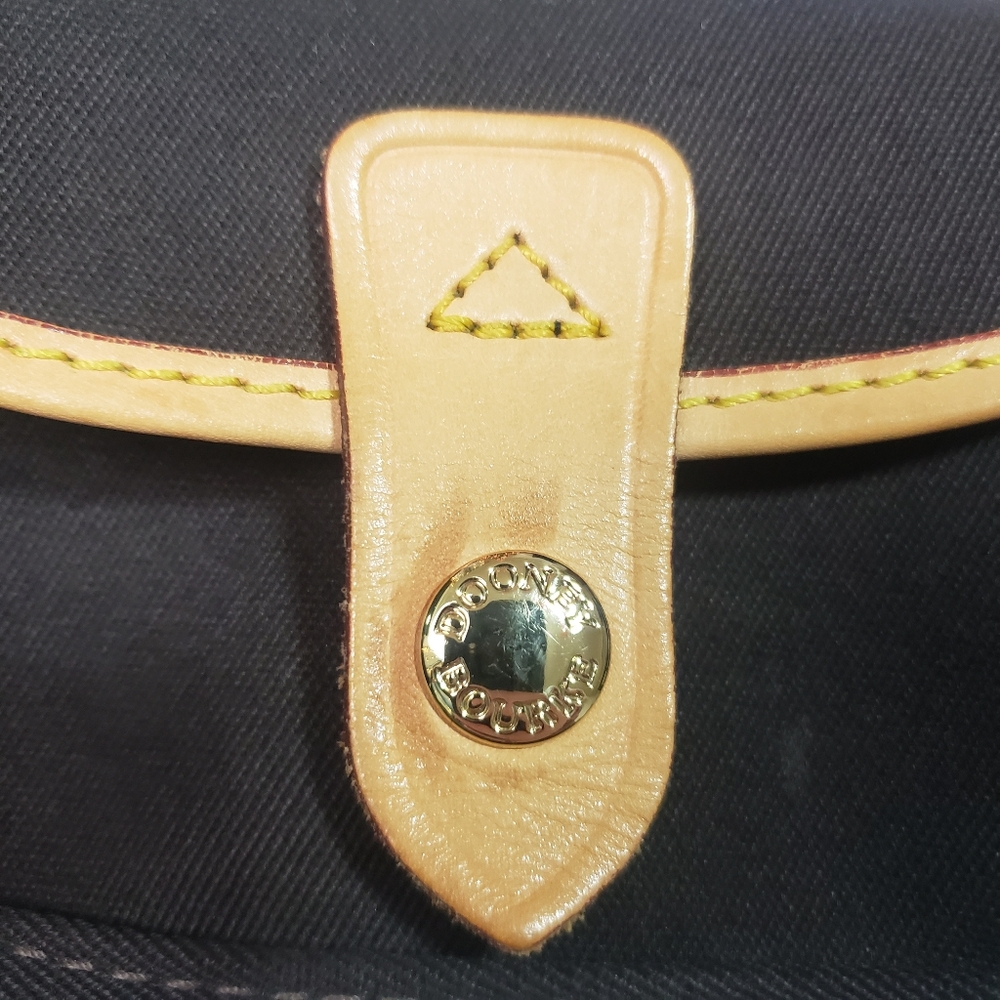 Dooney & Bourke Wristlet - Picture 9 of 10